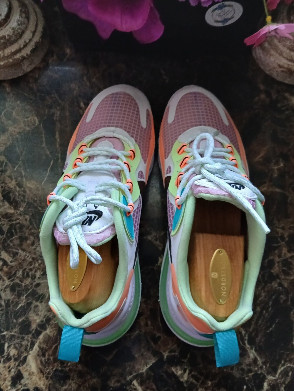 Nike AirMax 270 React SE Comfort/Athletic Lifestyle Shoes Size 8.5 for Women - Picture 7 of 14